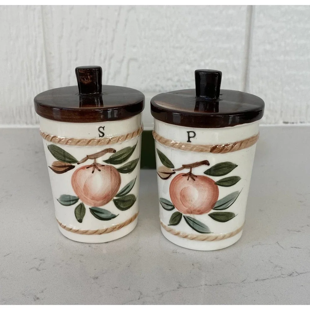 Enesco Japan Peach Motif‎ Salt & Pepper Shakers